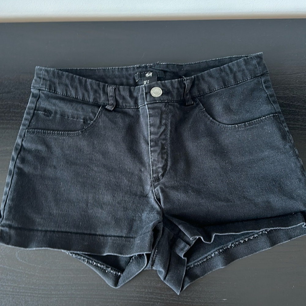 H&M Black shorts